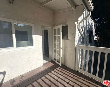 2107 Vine Street - Photo Thumbnail 15