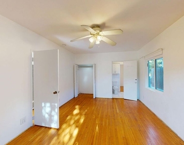 2107 Vine Street - Photo Thumbnail 9