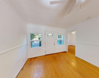 2107 Vine Street - Photo Thumbnail 2