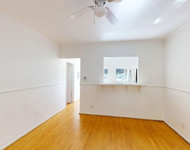 2107 Vine Street - Photo Thumbnail 3