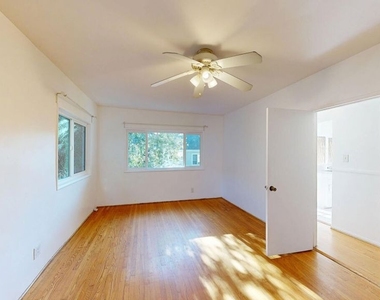 2107 Vine Street - Photo Thumbnail 8