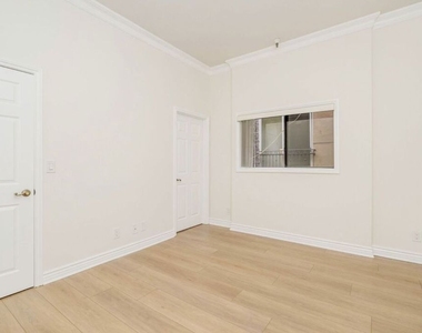 1415 Rexford Drive - Photo Thumbnail 11