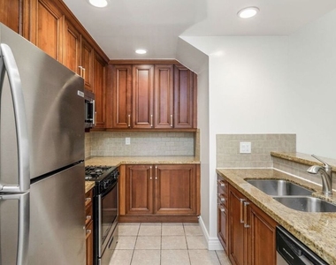 1415 Rexford Drive - Photo Thumbnail 5