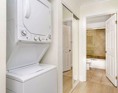 1415 Rexford Drive - Photo Thumbnail 10