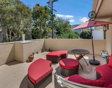 1722 Malcolm Avenue - Photo Thumbnail 12