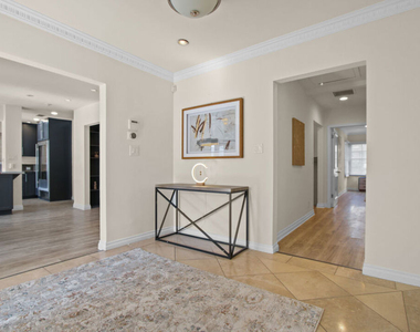 9509 Cresta Drive - Photo Thumbnail 3