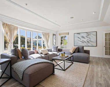9509 Cresta Drive - Photo Thumbnail 9
