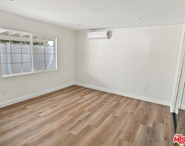 6520 Teesdale Avenue - Photo Thumbnail 5
