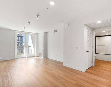 10601 Washington Boulevard - Photo Thumbnail 2