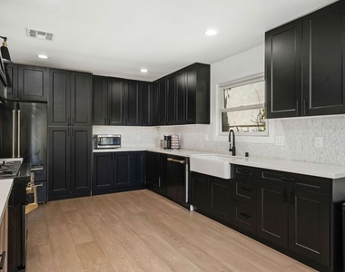 3304 Shelby Drive - Photo Thumbnail 12