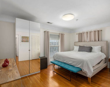 9645 W Olympic Boulevard - Photo Thumbnail 10
