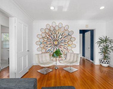 9645 W Olympic Boulevard - Photo Thumbnail 5