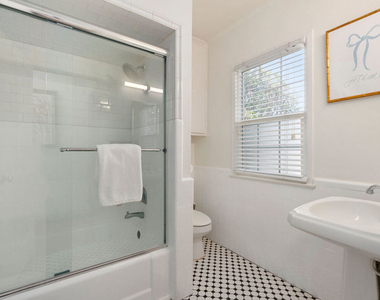 9645 W Olympic Boulevard - Photo Thumbnail 13