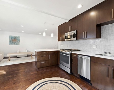 8755 Shoreham Drive - Photo Thumbnail 5