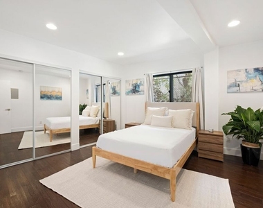 8755 Shoreham Drive - Photo Thumbnail 2