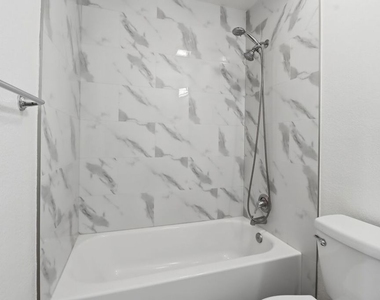 2511 Easton Place - Photo Thumbnail 12