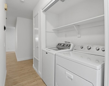 2511 Easton Place - Photo Thumbnail 13