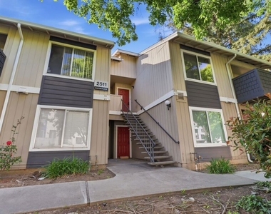 2511 Easton Place - Photo Thumbnail 17