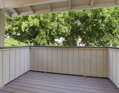 2511 Easton Place - Photo Thumbnail 4
