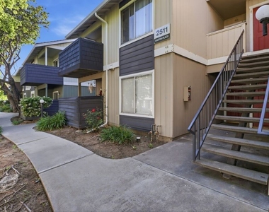 2511 Easton Place - Photo Thumbnail 18