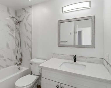 2511 Easton Place - Photo Thumbnail 11