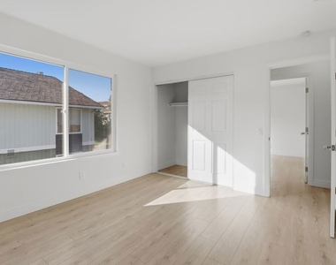 2511 Easton Place - Photo Thumbnail 15