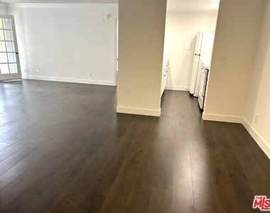 1731 Colby Avenue - Photo Thumbnail 5