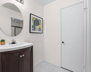 25930 Narbonne Avenue - Photo Thumbnail 18