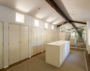 902 N Whittier Drive - Photo Thumbnail 9