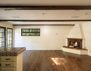902 N Whittier Drive - Photo Thumbnail 27