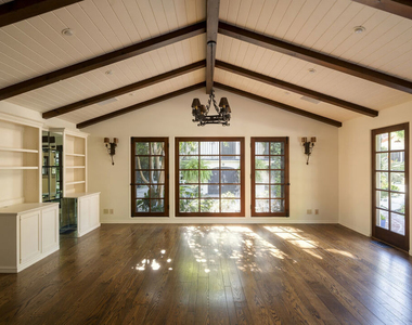 902 N Whittier Drive - Photo Thumbnail 23