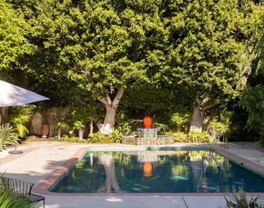 902 N Whittier Drive - Photo Thumbnail 11