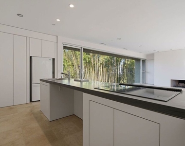 3944 Cody Road - Photo Thumbnail 7