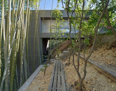 3944 Cody Road - Photo Thumbnail 33