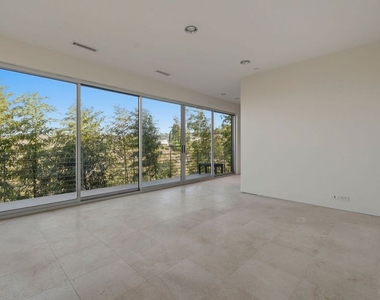 3944 Cody Road - Photo Thumbnail 12