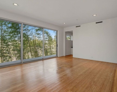 3944 Cody Road - Photo Thumbnail 16