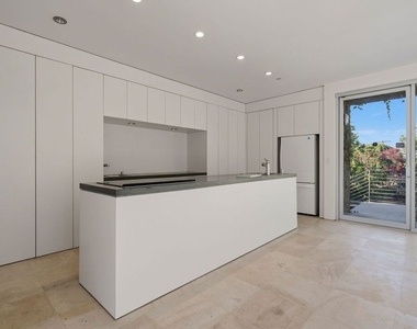 3944 Cody Road - Photo Thumbnail 9