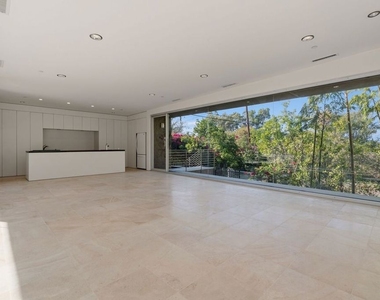 3944 Cody Road - Photo Thumbnail 1