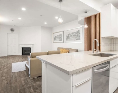 620 S Gramercy Place - Photo Thumbnail 5