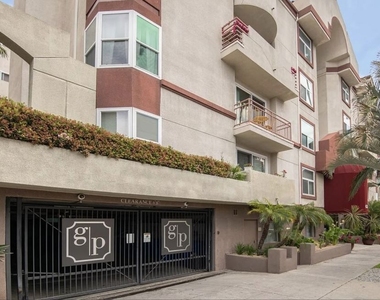 620 S Gramercy Place - Photo Thumbnail 14