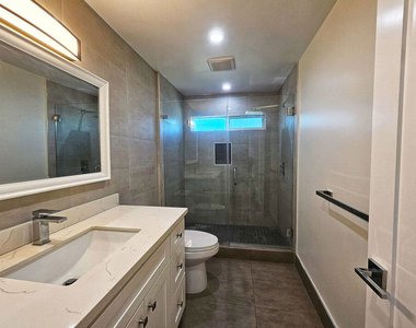 1341 N Keystone Street - Photo Thumbnail 15