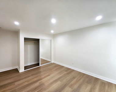 1341 N Keystone Street - Photo Thumbnail 12