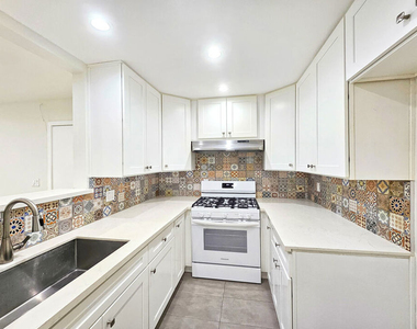 1341 N Keystone Street - Photo Thumbnail 5