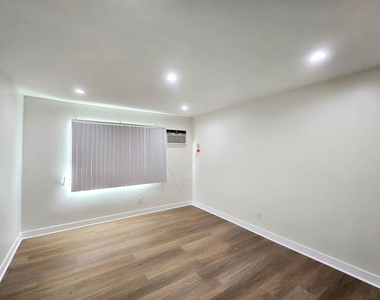 1341 N Keystone Street - Photo Thumbnail 14