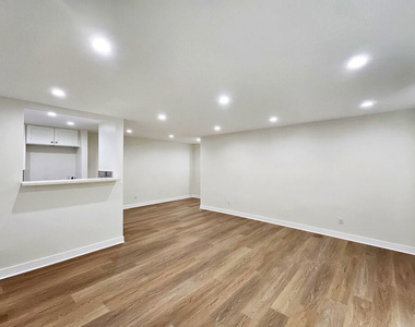1341 N Keystone Street - Photo Thumbnail 2