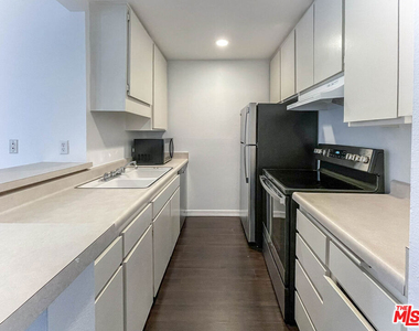 7777 W 91st Street - Photo Thumbnail 4