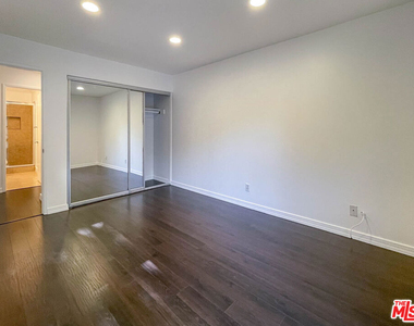 7777 W 91st Street - Photo Thumbnail 16