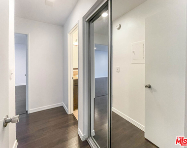 7777 W 91st Street - Photo Thumbnail 6