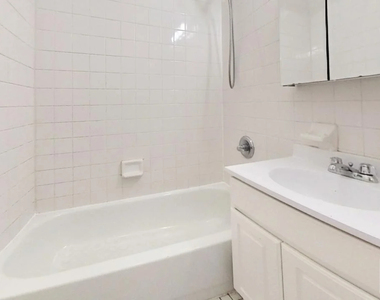 1297 Lexington Avenue - Photo Thumbnail 5