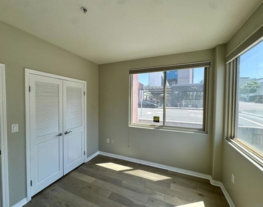 1601 India St - Photo Thumbnail 11